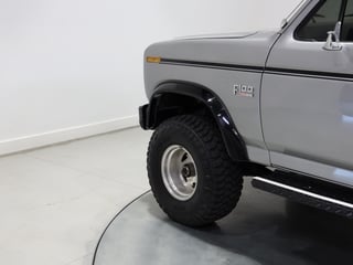 1982 Ford F-Series Pickup F100 RHD 4x4 - 351 V8