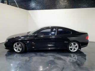 2002 Holden Monaro CV8