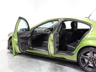 2016 HSV GTS W507 - Jungle Fever 3,218 km