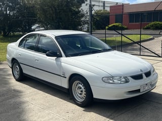 2000 VTII Commodore Executive  - Factory  5.7L Gen III LS1 6 spd Man