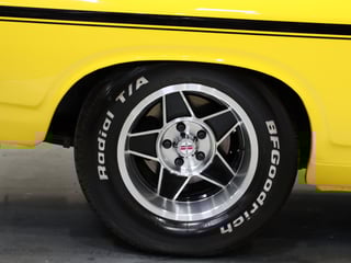 1977 Ford XC Falcon GS Hardtop - 393ci V8 Yellow Glo