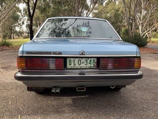 1982 VH SL/E Commodore 5 Litre V8 Shadow Tone