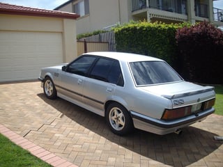 VH Commodore SLE 5.0L - T30 Dealer car