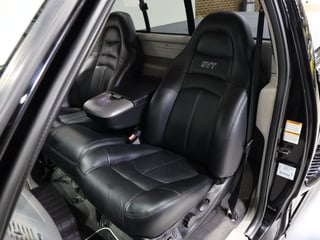 2004 Ford F-150 SVT Lightning RHD - Raven Black 
