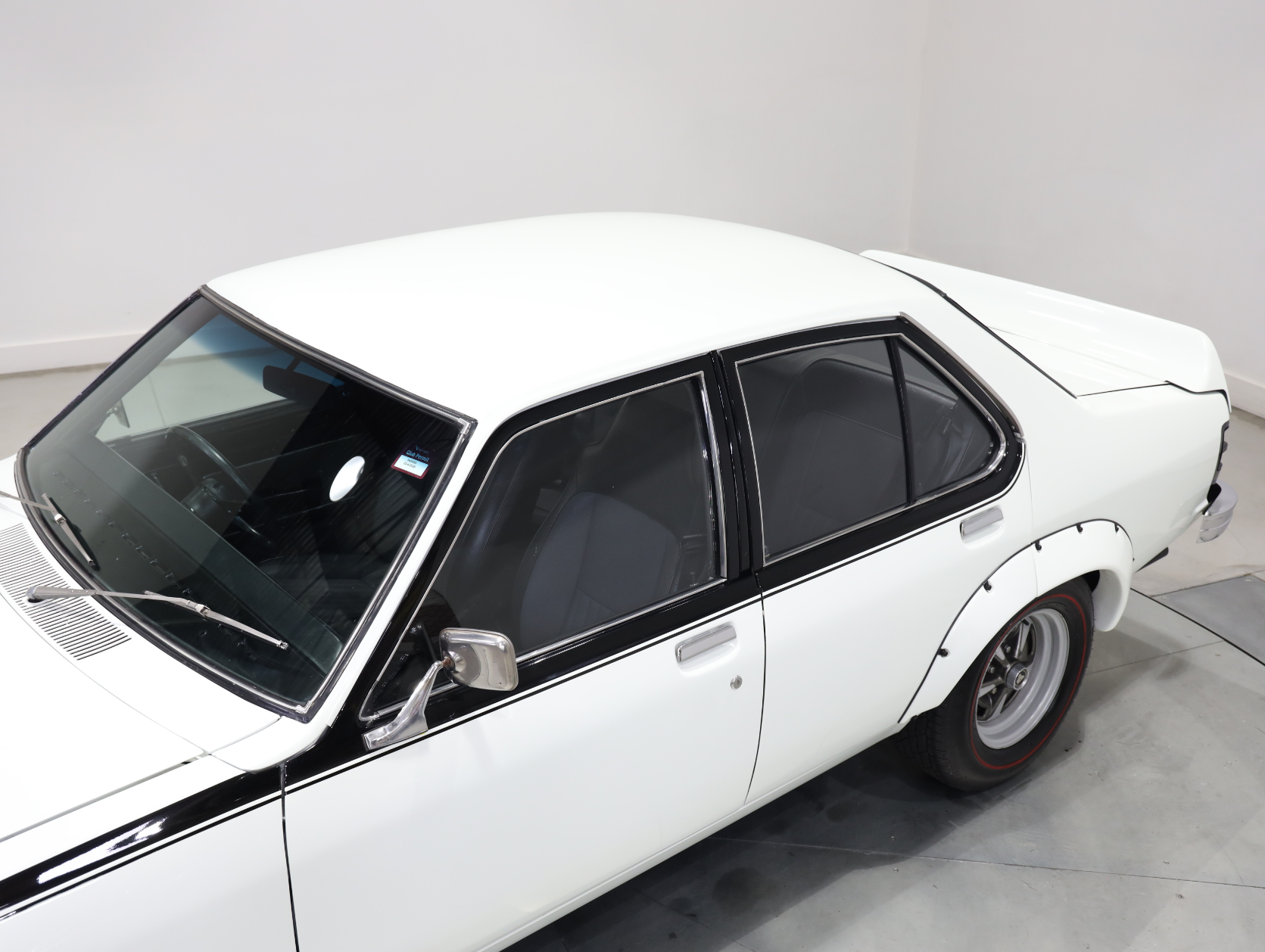 1974 Holden LH Torana L34 SLR 5000 - Glacier White