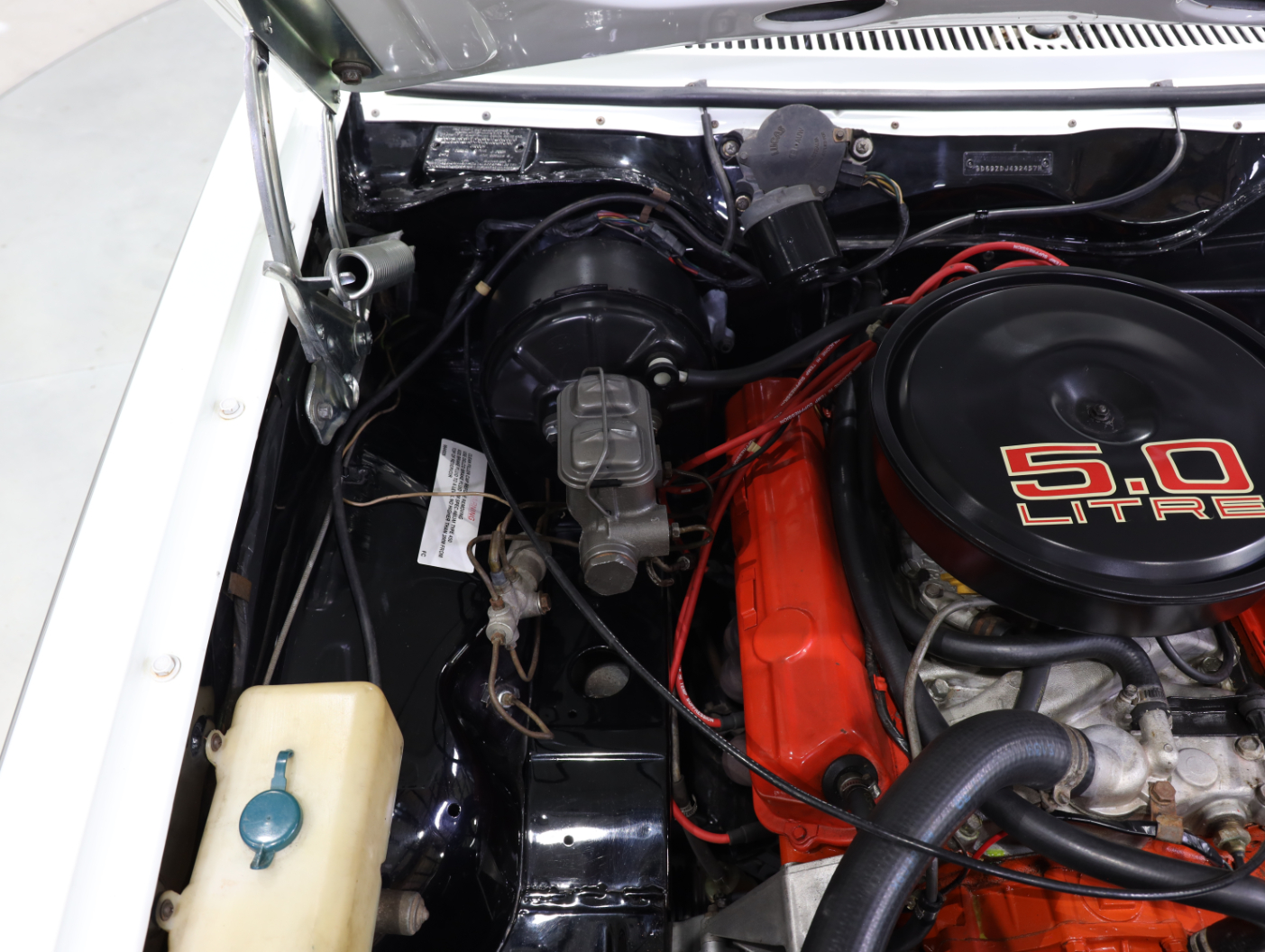 1974 Holden LH Torana L34 SLR 5000 - Glacier White