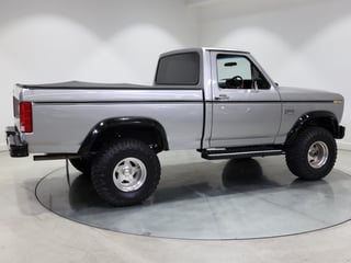 1982 Ford F-Series Pickup F100 RHD 4x4 - 351 V8
