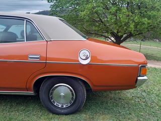 1976 XB Ford Fairmont 302 V8 - Copper Bronze