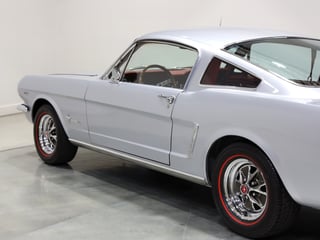 1965 Ford Mustang Fastback 2+2 - Silver Smoke Grey