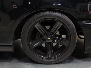 2004 Ford F-150 SVT Lightning RHD - Raven Black 