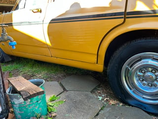 1971 Ford XY Falcon 500 GS 6cyl 250ci 2V - Toploader -Yellow Ochre 
