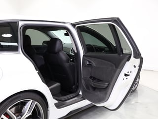 2016 HSV Clubsport R8 Tourer Build No 097 - Heron White …