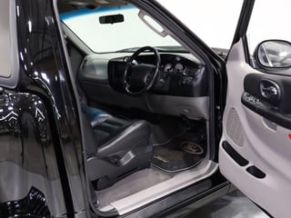 2004 Ford F-150 SVT Lightning RHD - Raven Black 