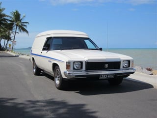 HJ Sandman Panelvan 253 V8