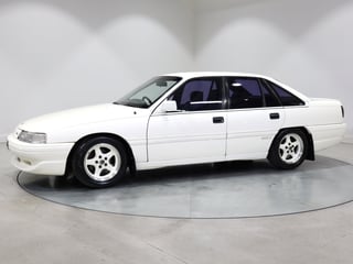 1989 HSV VN SV89 Build No 149 - Alpine White