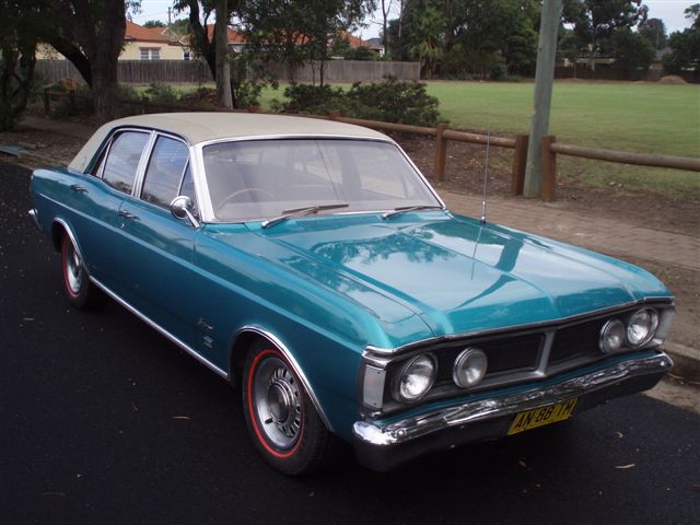 XY Fairmont 351V8