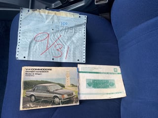 1982 VH SL/E Commodore 5 Litre V8 Shadow Tone