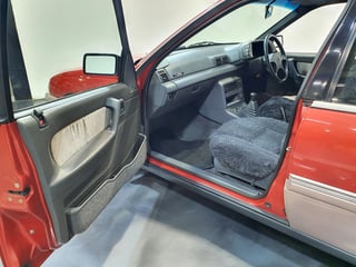 1990 VN Calais Series II - 5.0 Litre V8 5 Speed Manual