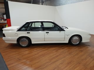 1987 VL HDT Group 3 Signature Series