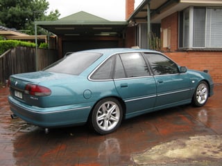 VR Holden Berlina V6