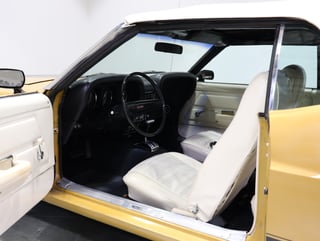 1970 Ford Mustang Convertible 302ci - Bright Gold 