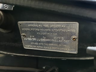 1990 VN Calais Series II - 5.0 Litre V8 5 Speed Manual