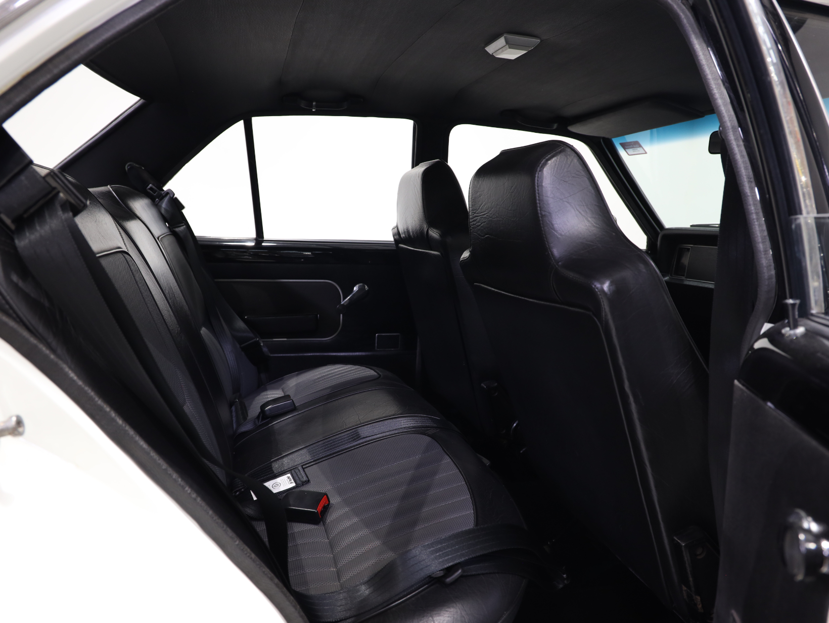 1974 Holden LH Torana L34 SLR 5000 - Glacier White