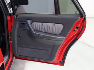 1990 Holden VN  5.0L V8 - SV Enhanced Build No E789 - Maranello Red