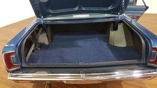 1968 Chrysler VE Valiant VIP 273 V8