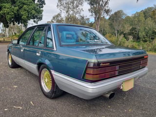1985 Holden VK Calais 308 V8