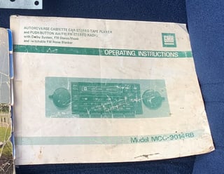 1982 VH SL/E Commodore 5 Litre V8 Shadow Tone