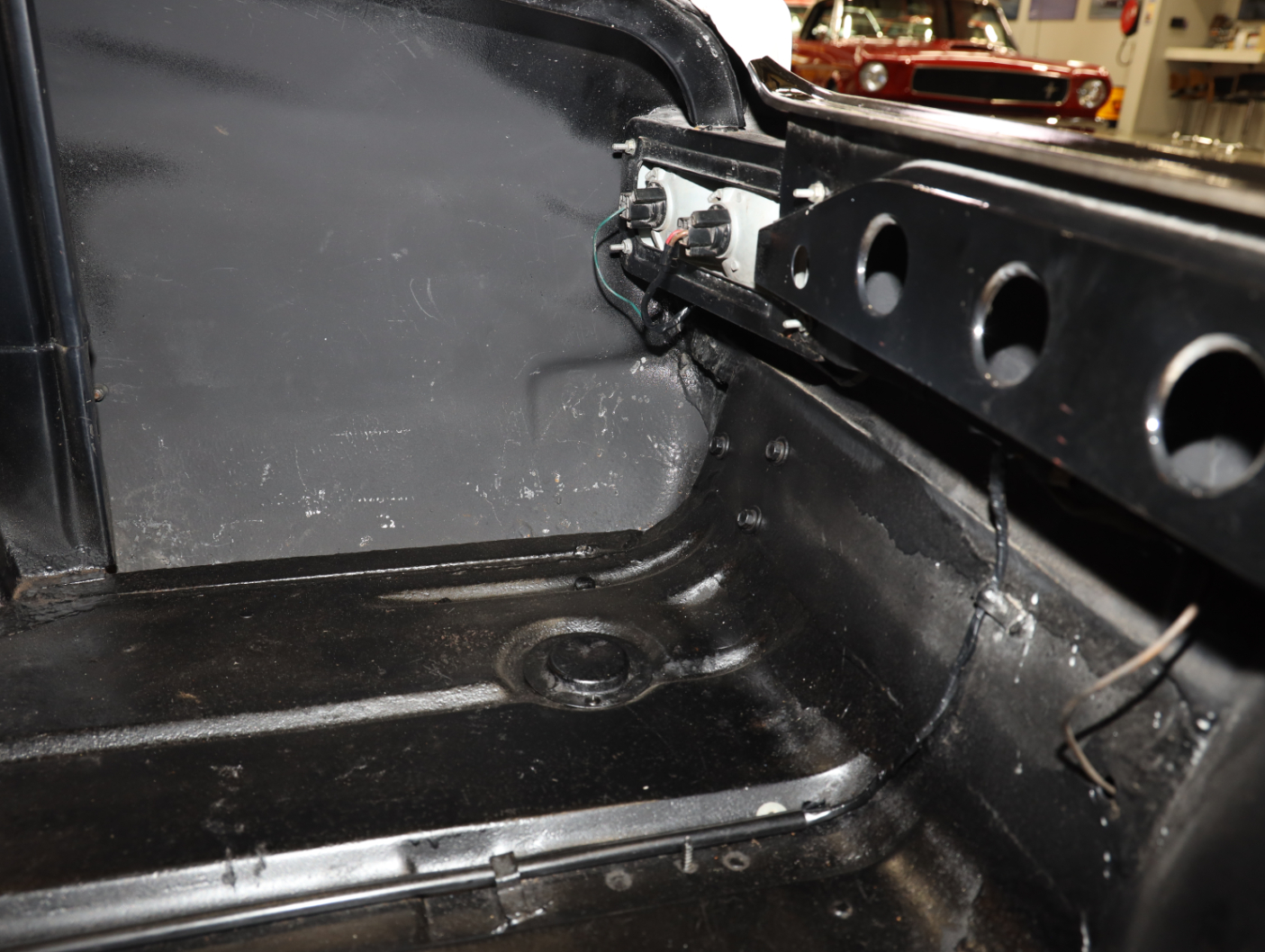 1974 Holden LH Torana L34 SLR 5000 - Glacier White