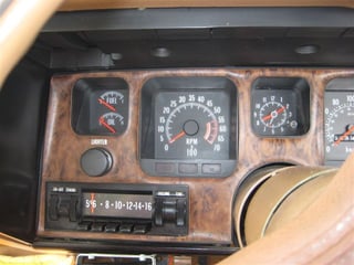 HQ Statesman DeVille 350 V8