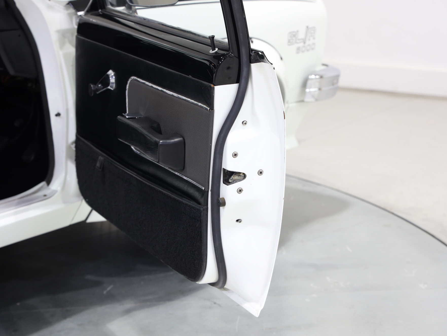 1974 Holden LH Torana L34 SLR 5000 - Glacier White