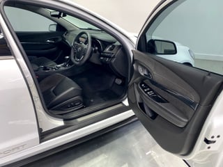 2016 HSV Gen-F2 Clubsport R8 LSA Tourer