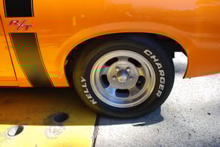 VH E38 Valiant Charger