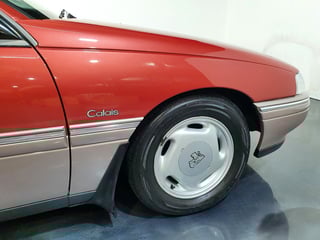 1990 VN Calais Series II - 5.0 Litre V8 5 Speed Manual