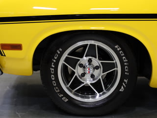 1977 Ford XC Falcon GS Hardtop - 393ci V8 Yellow Glo