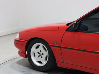 1990 Holden VN  5.0L V8 - SV Enhanced Build No E789 - Maranello Red