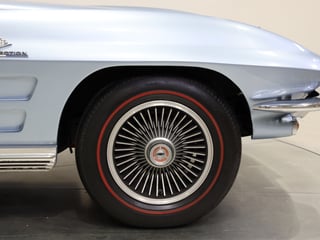1964 Chevrolet Corvette C2 Sting Ray 327ci 'Fuelie' - Silver Blue Metallic