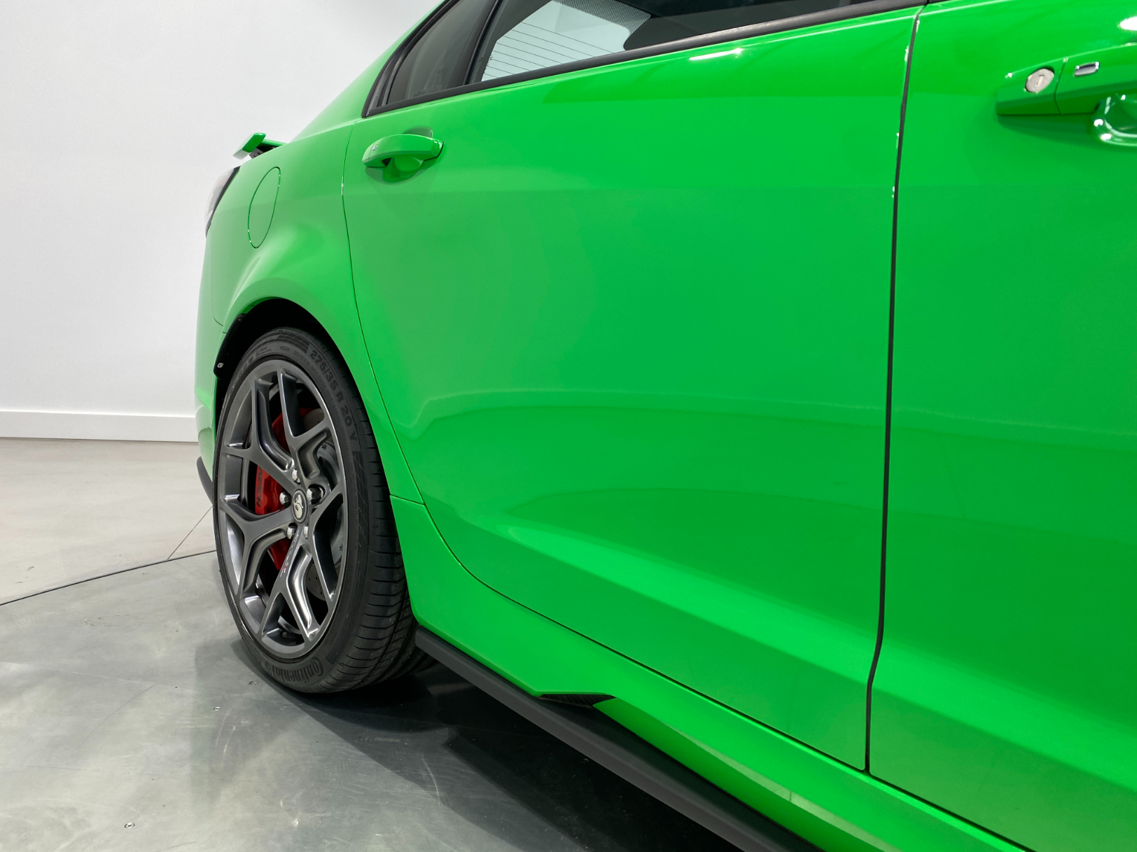 2017 HSV GTSR - Spitfire Green 0064 km …