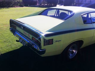 VH R/T Valiant Charger -
