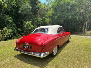 1952 Oldsmobile Super 88 Restomod - 6.0L LS2 V8