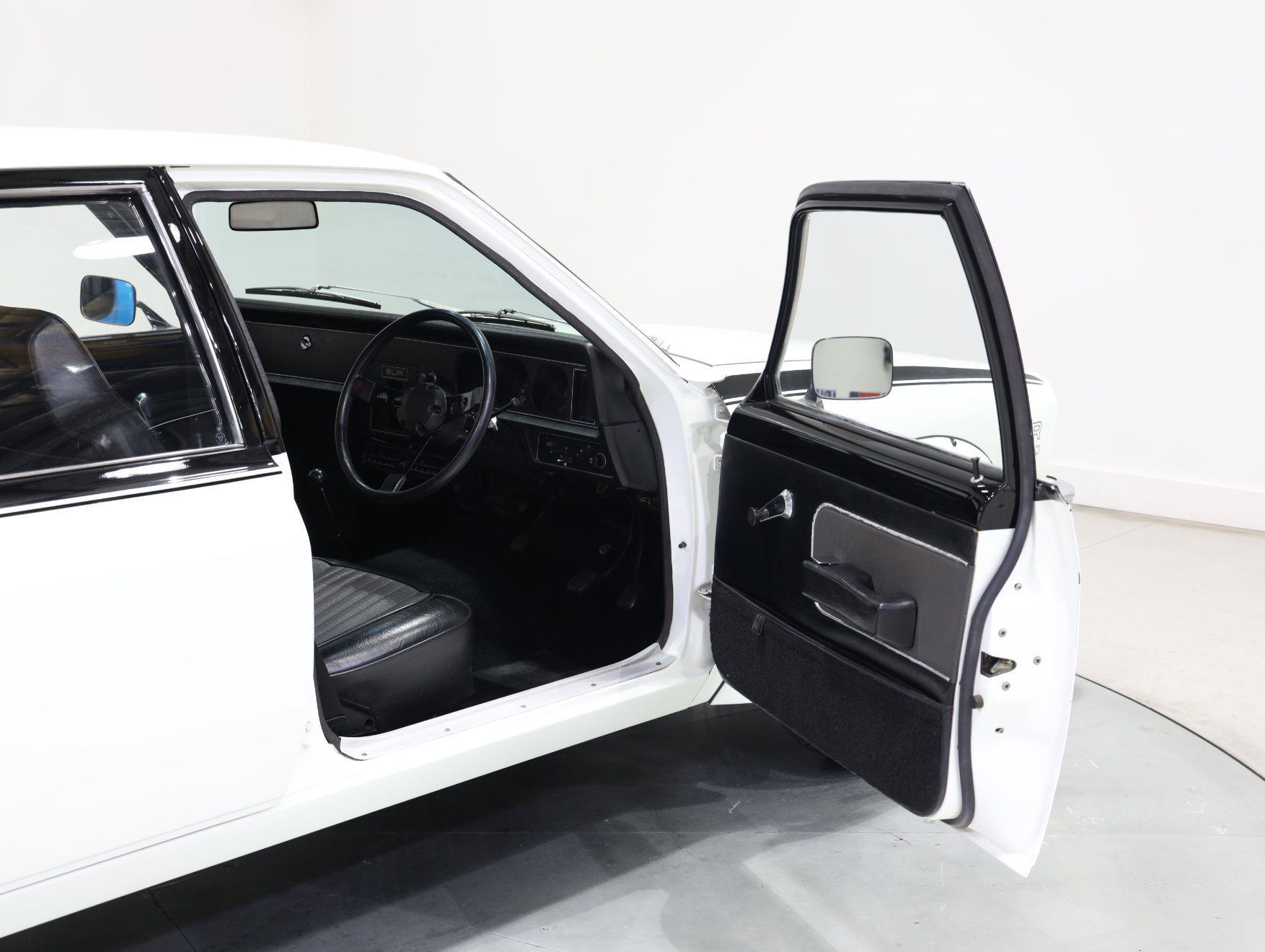 1974 Holden LH Torana L34 SLR 5000 - Glacier White