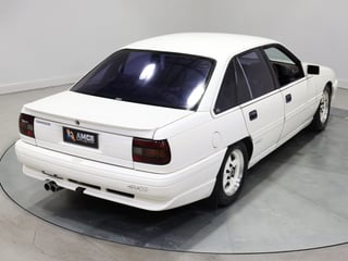 1989 HSV VN SV89 Build No 149 - Alpine White