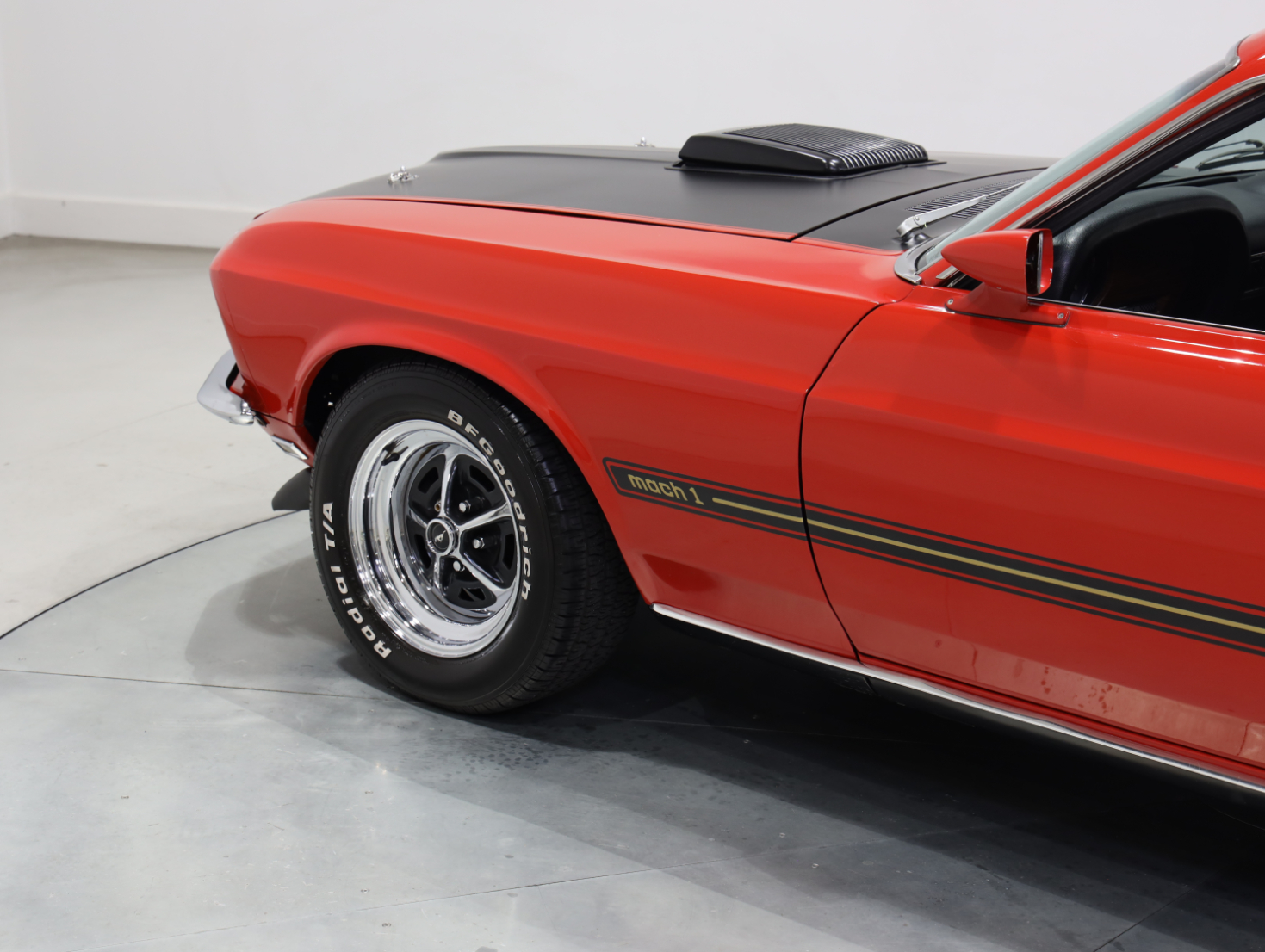 1969 Ford Mustang Mach 1 - Candy Apple Red 