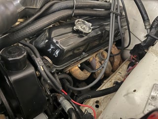 1985 Holden VK Commodore SL  4.9L V8 manual - 134 pack