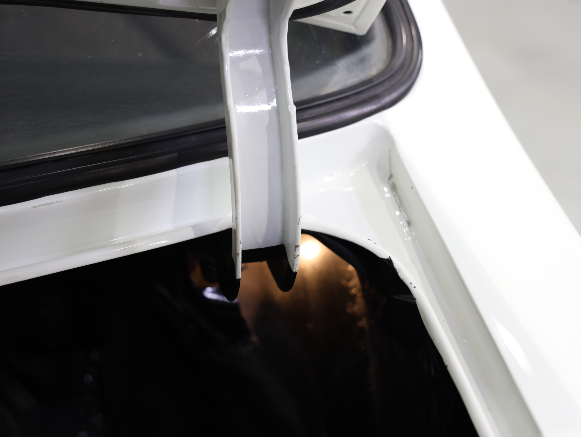 1974 Holden LH Torana L34 SLR 5000 - Glacier White