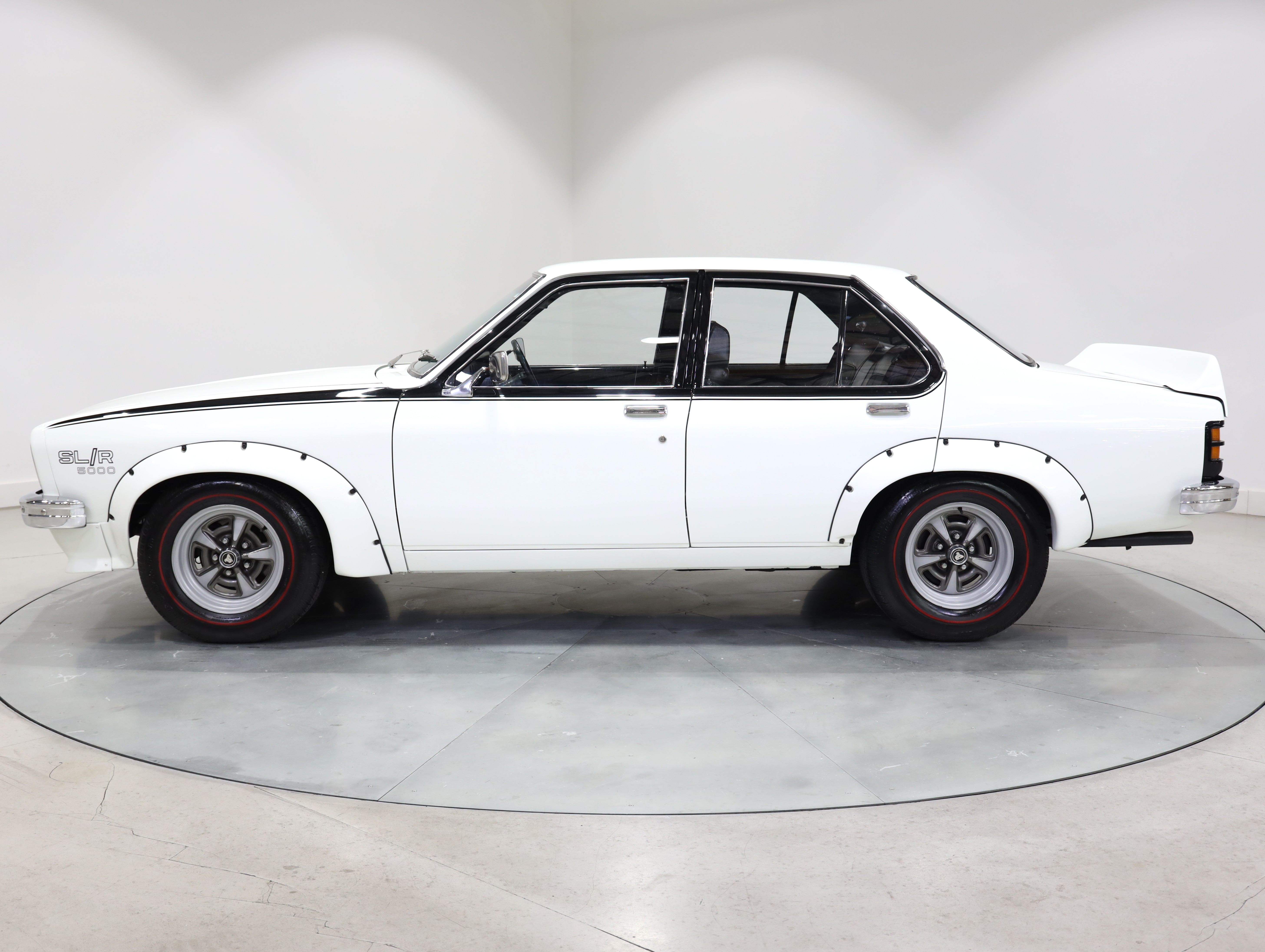 1974 Holden LH Torana L34 SLR 5000 - Glacier White