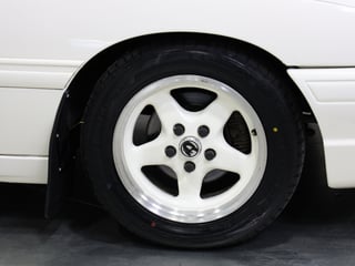 1989 HSV VN SV89 Build No 149 - Alpine White